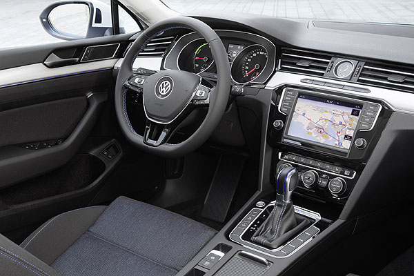 Volkswagen-Passat-GTE 