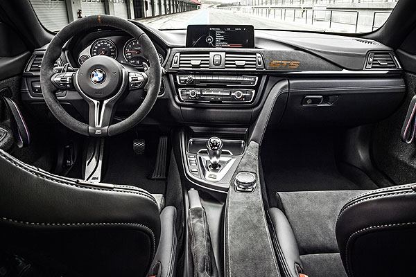 BMW-M4-GTS 