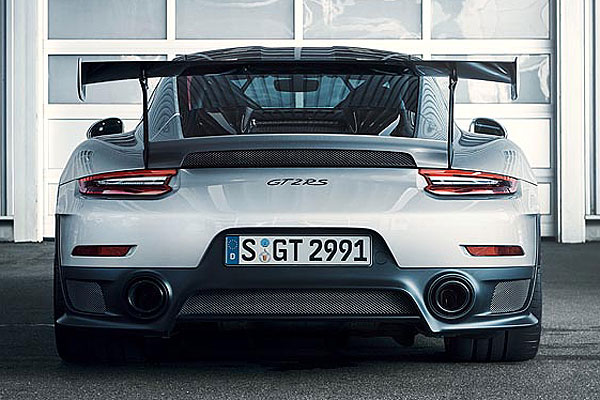 Porsche-911-GT2-RS 