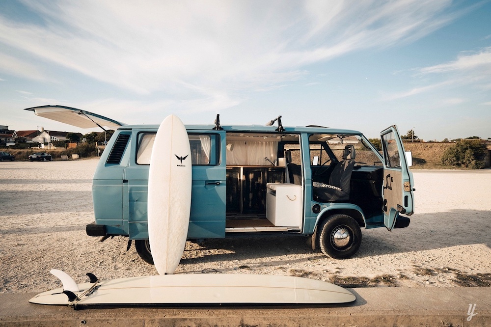 Las mejores playas de Europa para hacer surf y llegar con tu caravana